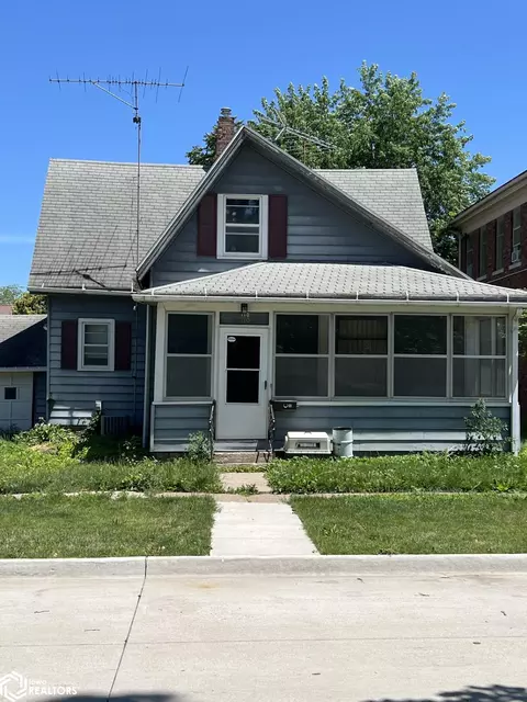 110 N 4th, Oskaloosa, IA 52577