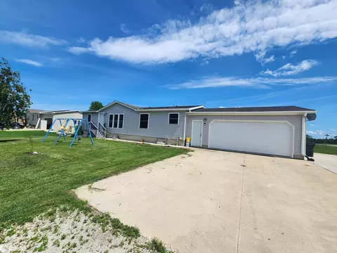 205 Pennsylvania Ave, Postville, IA 52162