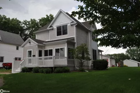 804 N Clark St, Carroll, IA 51401