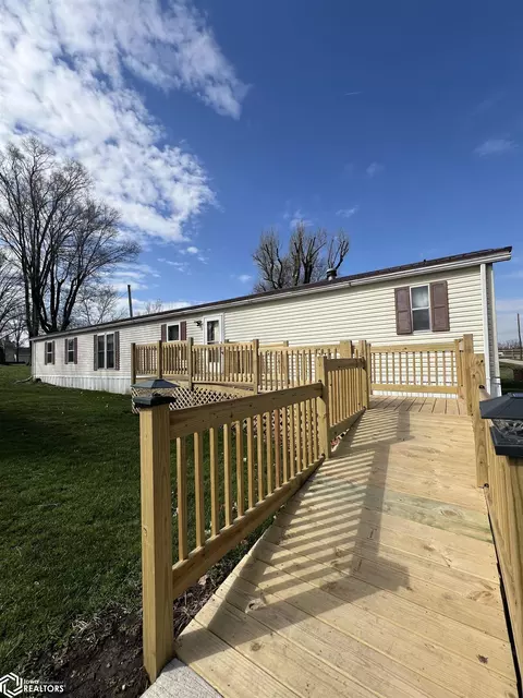 110 Oak St, Gladstone, IL 61437