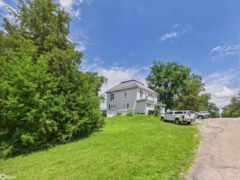 501 Spring St, Hedrick, IA 52563