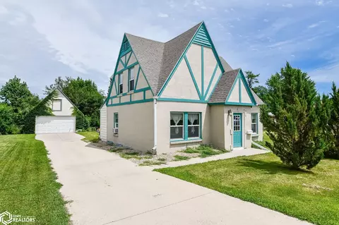 1016 E Anson St, Marshalltown, IA 50158