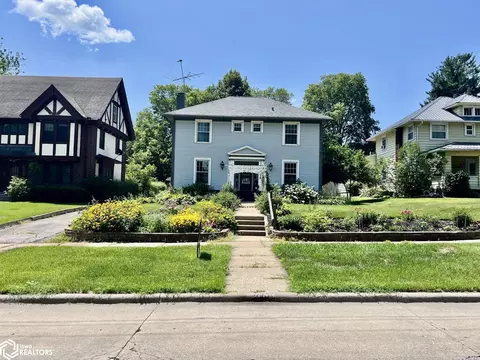 1008 1st Ave E, Oskaloosa, IA 52577