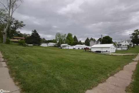 302 3rd St, Portsmouth, IA 51565