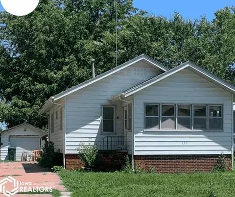 711 N Elm St, Creston, IA 50801