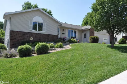 1031 Monterey Dr, Carroll, IA 51401