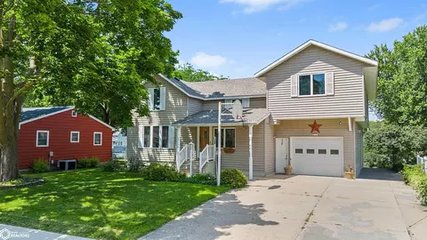 1100 3rd Ave S, Clear Lake, IA 50428
