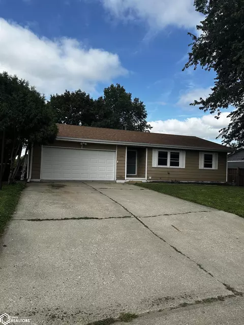 206 Ridge Rd, Williamsburg, IA 52361