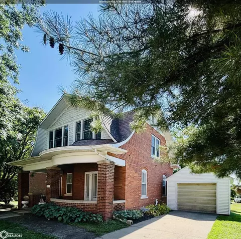 214 4th St, West Point, IA 52656