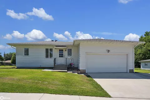 401 Edgeland Dr, Marshalltown, IA 50158