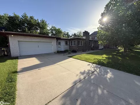 2025 Sunnyside Ave, Burlington, IA 52601