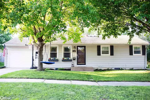 1102 Willow Ln, Iowa Falls, IA 50126