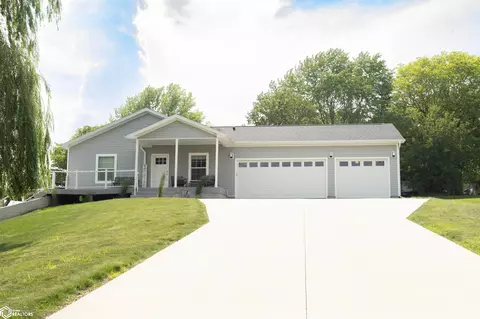 2006 10th St, Eldora, IA 50627