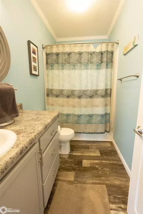 2006 10th St, Eldora, IA 50627 photo 5