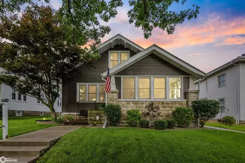 210 N 9th St, Marshalltown, IA 50158