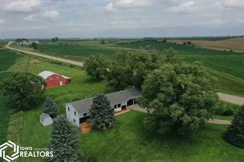 3738 V18 Rd, Brooklyn, IA 52211