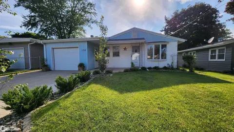 1712 S Hampshire Ave, Mason City, IA 50401