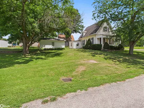 Exterior - 80 S 7th St, Hamilton, IL 62341 photo 2 of 8