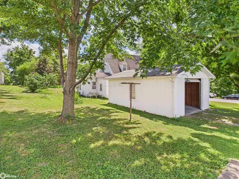 Exterior - 80 S 7th St, Hamilton, IL 62341 photo 6 of 8