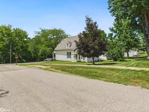 Exterior - 80 S 7th St, Hamilton, IL 62341 photo 8 of 8