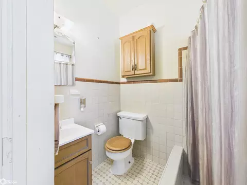 Bath - 80 S 7th St, Hamilton, IL 62341 photo 1 of 1