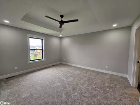 Bedroom - 1407 E 10th St, Carroll, IA 51401 photo 5 of 9