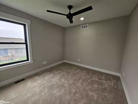 Bedroom - 1407 E 10th St, Carroll, IA 51401 photo 4 of 9