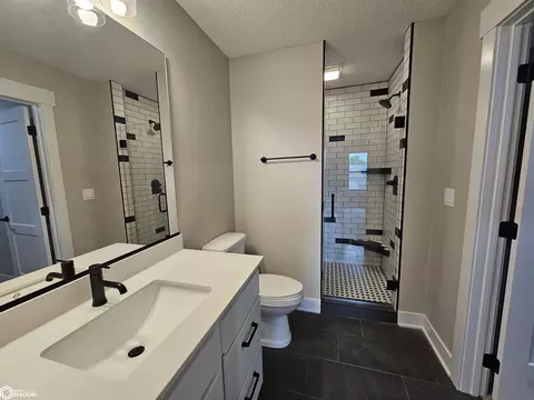 Bath - 1407 E 10th St, Carroll, IA 51401 photo 2 of 4
