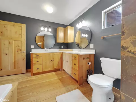 Bath - 1440 Olive Ave, Hampton, IA 50441 photo 1 of 6