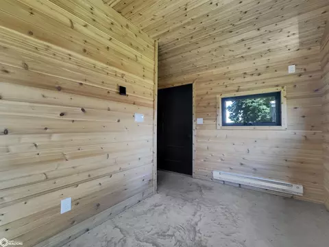 Bedroom - 1440 Olive Ave, Hampton, IA 50441 photo 5 of 5