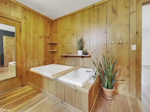 Bath - 1440 Olive Ave, Hampton, IA 50441 photo 3 of 6