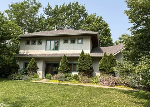 1204 Lakeview Dr, Fairfield, IA 52556
