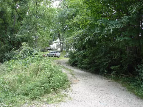 1525 240th St, Mount Pleasant, IA 52641