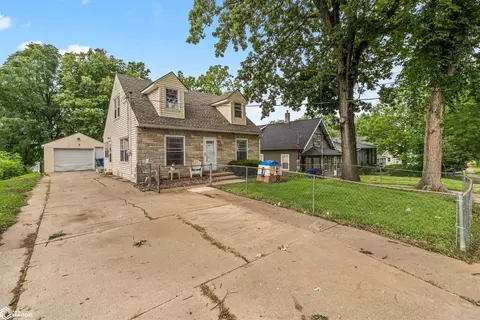 1416 Clinton Ave, Des Moines, IA 50313