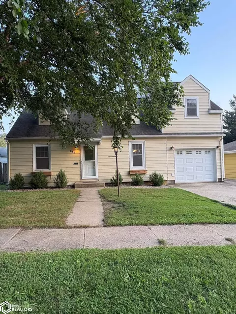 625 W 17th St, Carroll, IA 51401