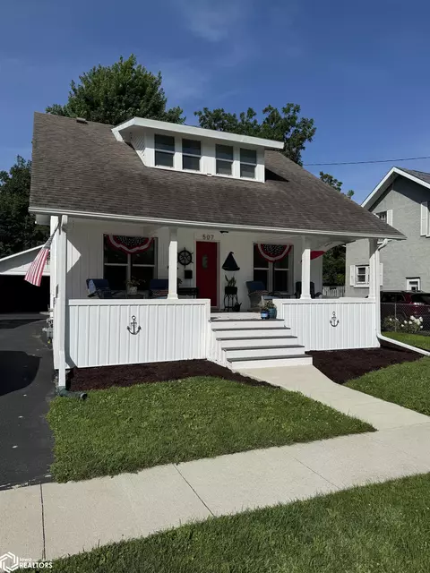 507 N 3rd St, Clear Lake, IA 50428