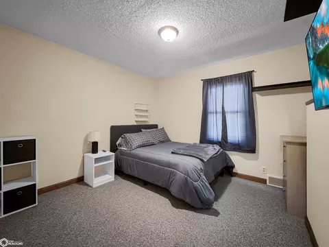 Bedroom - 220 5th Ave NE, Hampton, IA 50441 photo 3 of 7