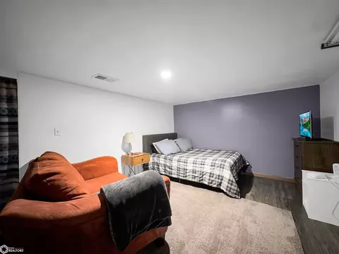 Bedroom - 220 5th Ave NE, Hampton, IA 50441 photo 7 of 7