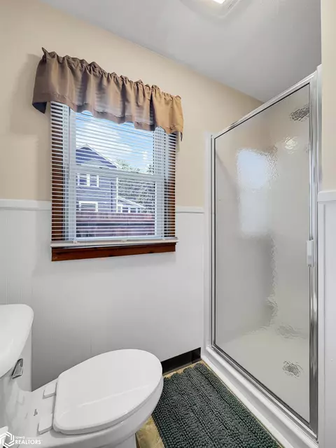 Bath - 220 5th Ave NE, Hampton, IA 50441 photo 2 of 2