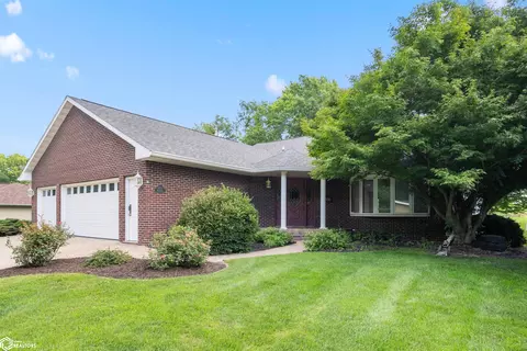 2722 Bittersweet Pl, Burlington, IA 52601