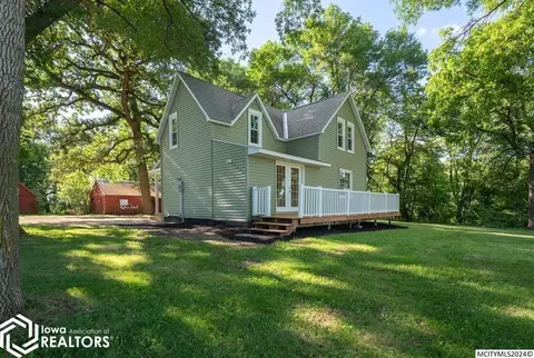 1320 S Lake St, Lake Mills, IA 50450