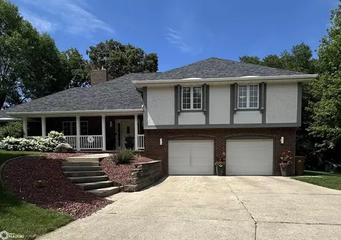 138 Timberline Rd, Carroll, IA 51401