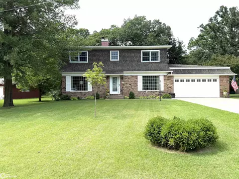 3359 Country Club Ln, Fort Madison, IA 52627