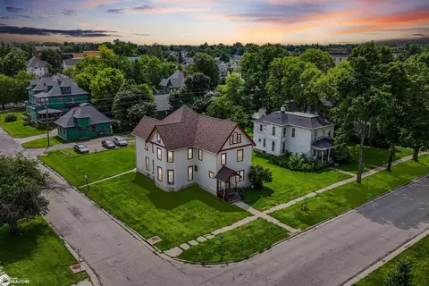 1132 Main St, Grinnell, IA 50112