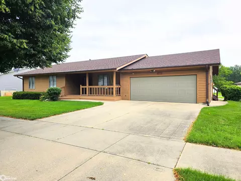 1973 S Carolina Ave, Mason City, IA 50401