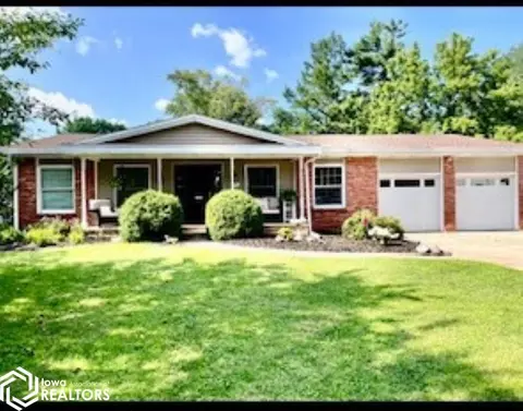 2060 Sunnyside Ave, Burlington, IA 52601