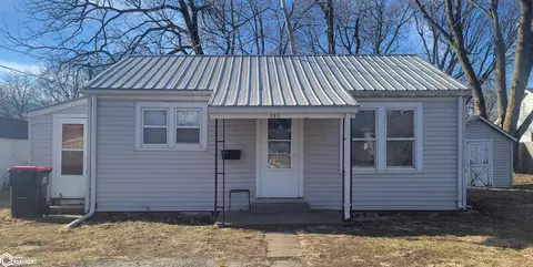 105 N Douglas St, Mount Ayr, IA 50854