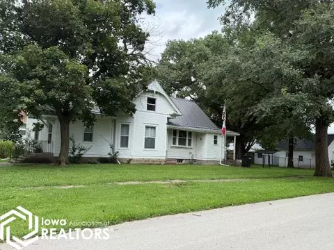 202 N Clark St, Winfield, IA 52659