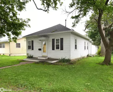 411 N Iowa Ave, Eagle Grove, IA 50533
