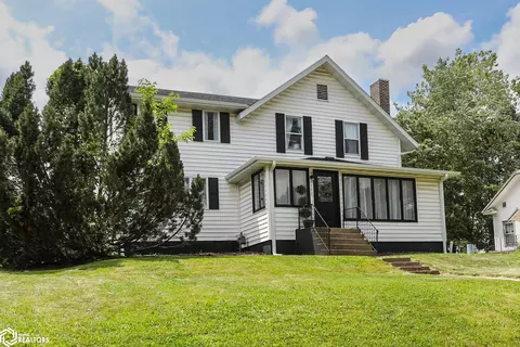 102 Forest Dr, Fairfield, IA 52556